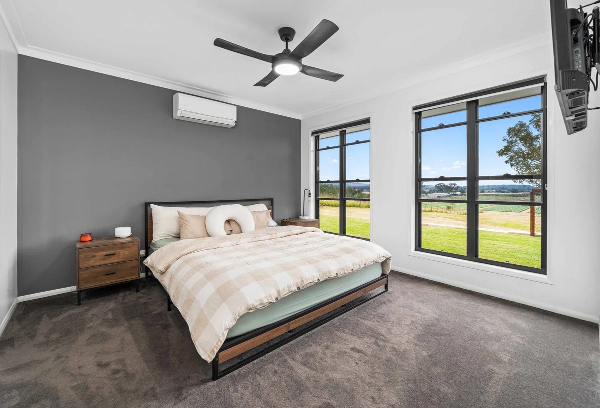 2019199528 11 1 240423 050642 w1200 h900