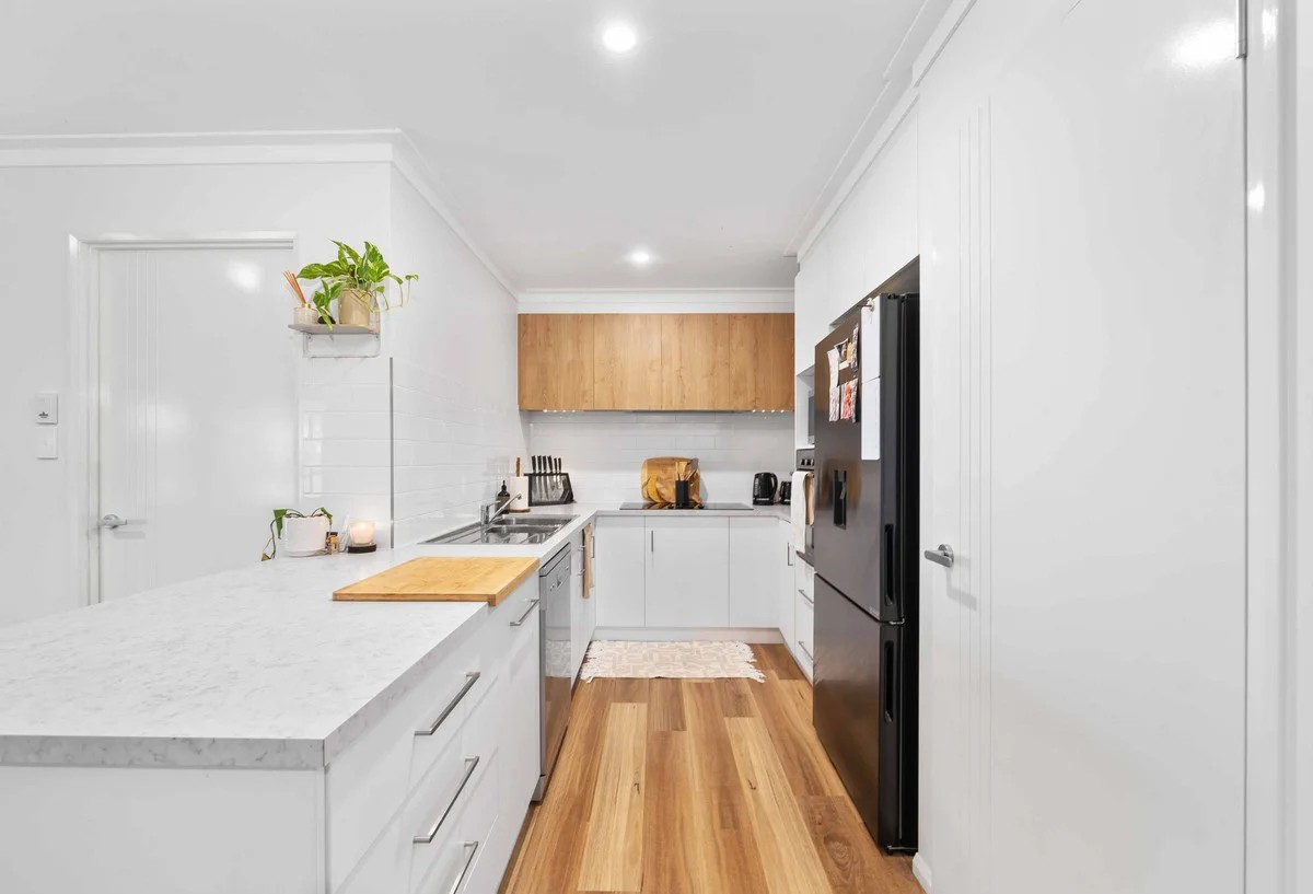 2019199528 9 1 240423 050642 w1200 h900